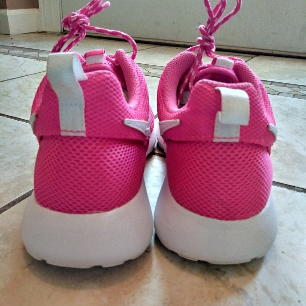 Nike Roshe - Picture 3 of 3